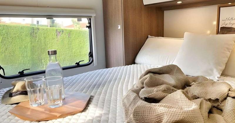 Consigli per dormire comodamente in una caravan con tetto a soffietto: come migliorare il materasso