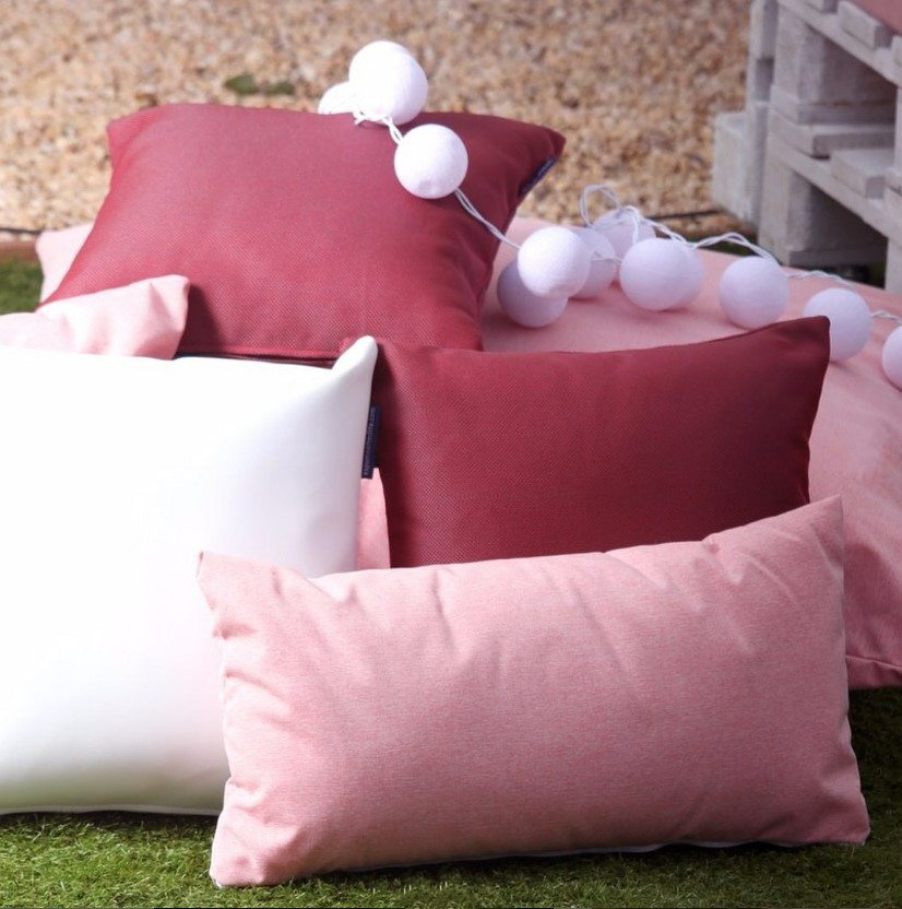 cuscini per pallet da esterno su misura in tonalità rosa